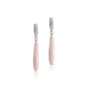 Orecchini in oro 18 kt, corallo rosa e diamanti