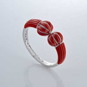 Bracciale in oro 18 kt, corallo rosso e diamanti