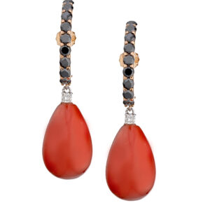 Orecchini in oro 18 kt, corallo rosso e diamanti