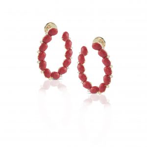 Orecchini in oro 18 kt, corallo rosso e diamanti