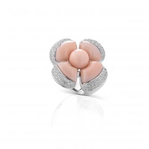 Anello in oro 18 kt, corallo rosa e diamanti